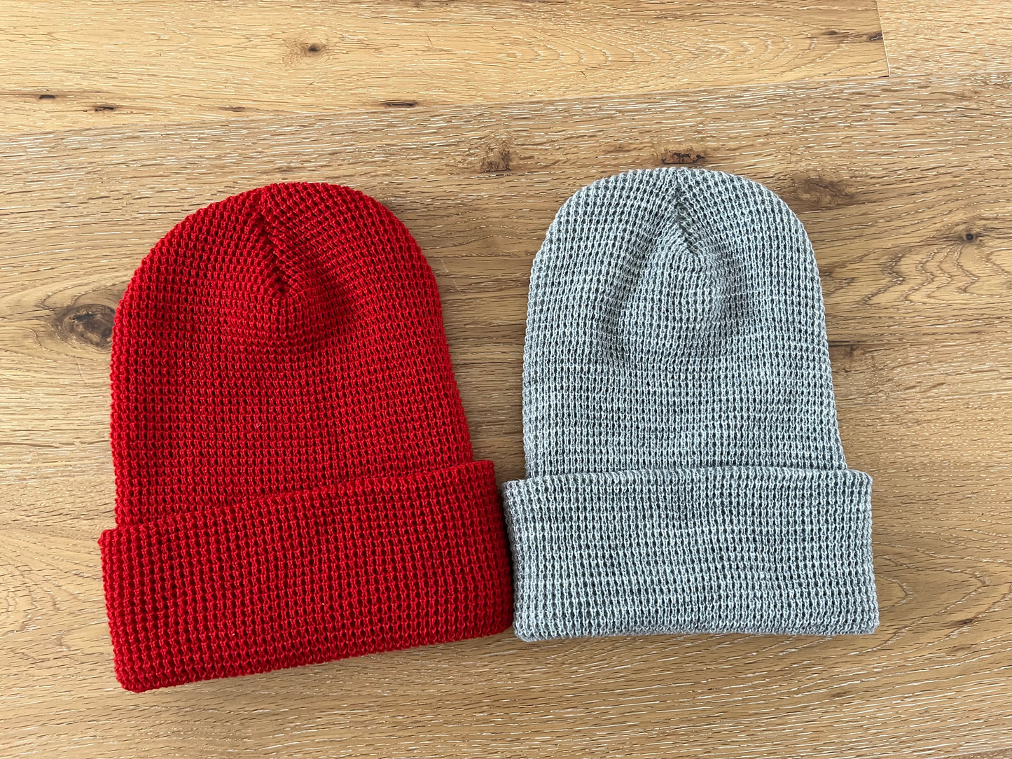 Hockey Initial Leather patch on waffle fabric toque - Red, Light Grey